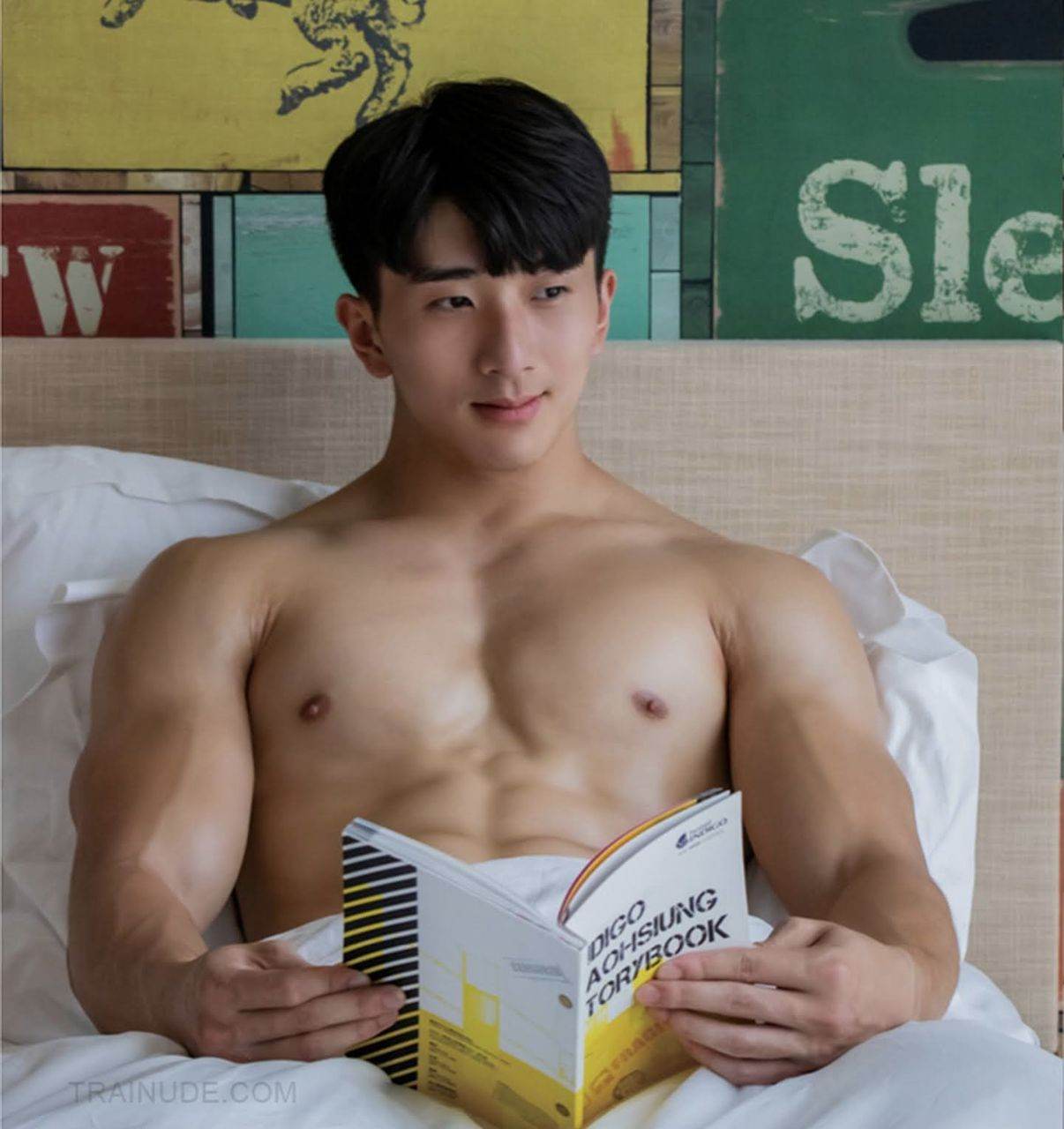 หนุ่มหล่อขึ้นปก 1027.2