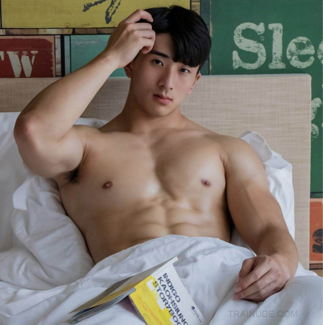 หนุ่มหล่อขึ้นปก 1027.2