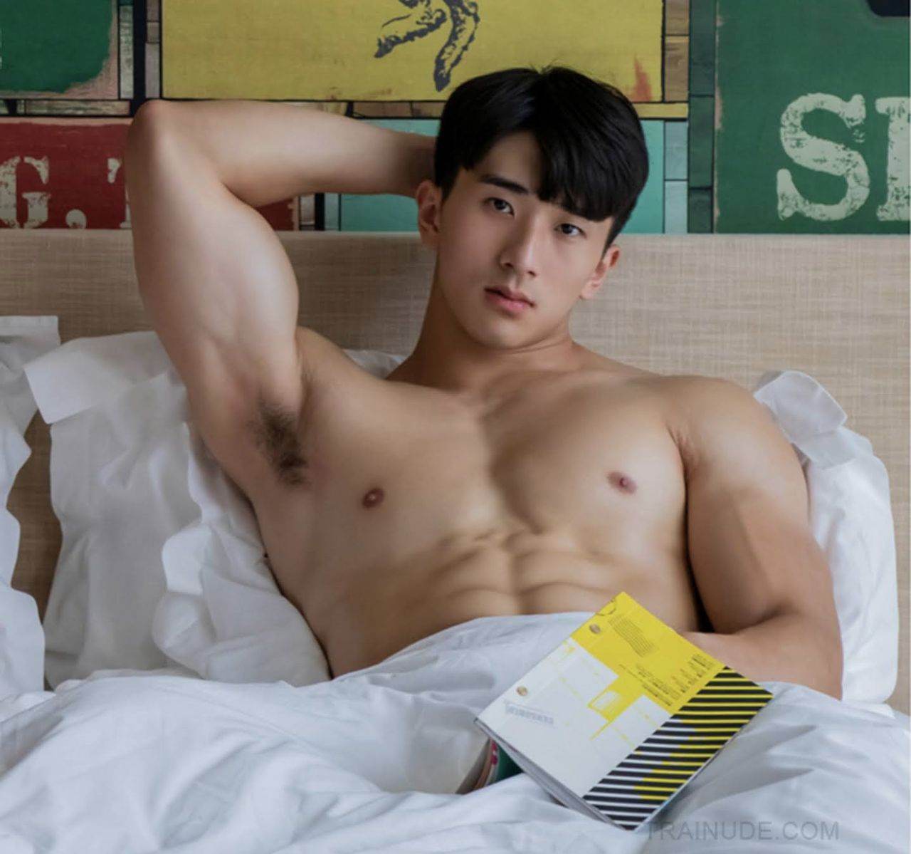 หนุ่มหล่อขึ้นปก 1027.2