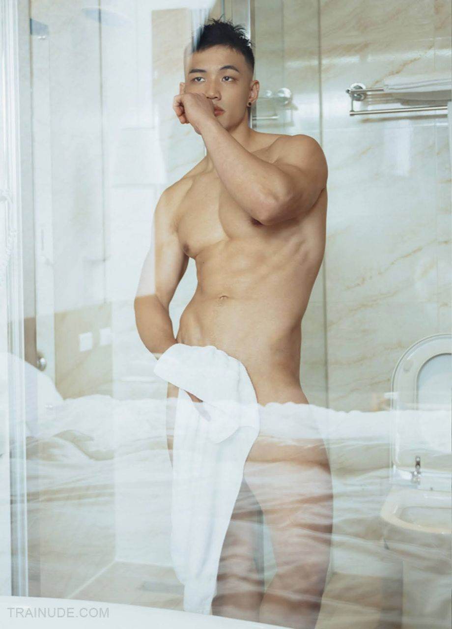 หนุ่มหล่อขึ้นปก 1028.2