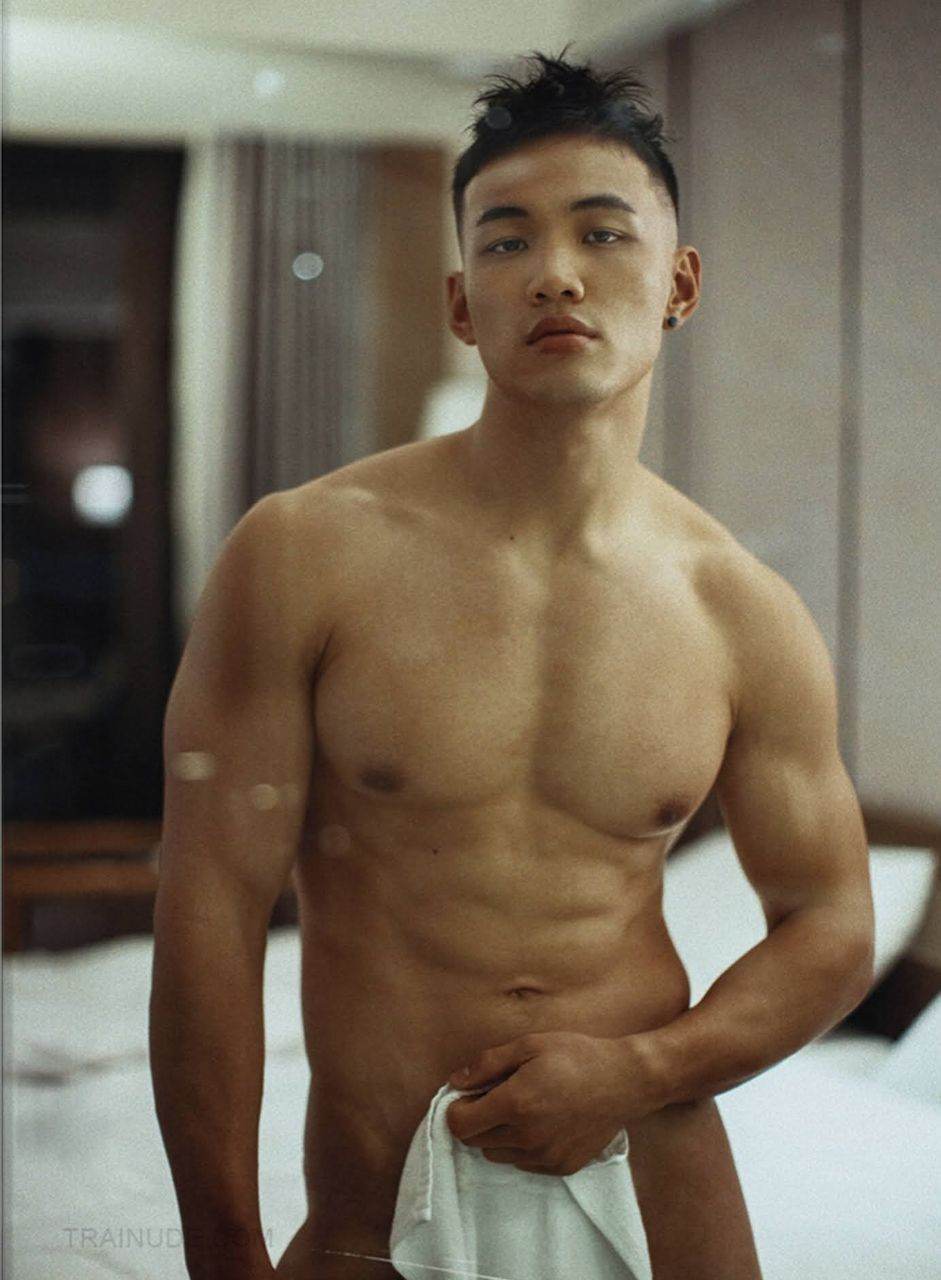 หนุ่มหล่อขึ้นปก 1028.2