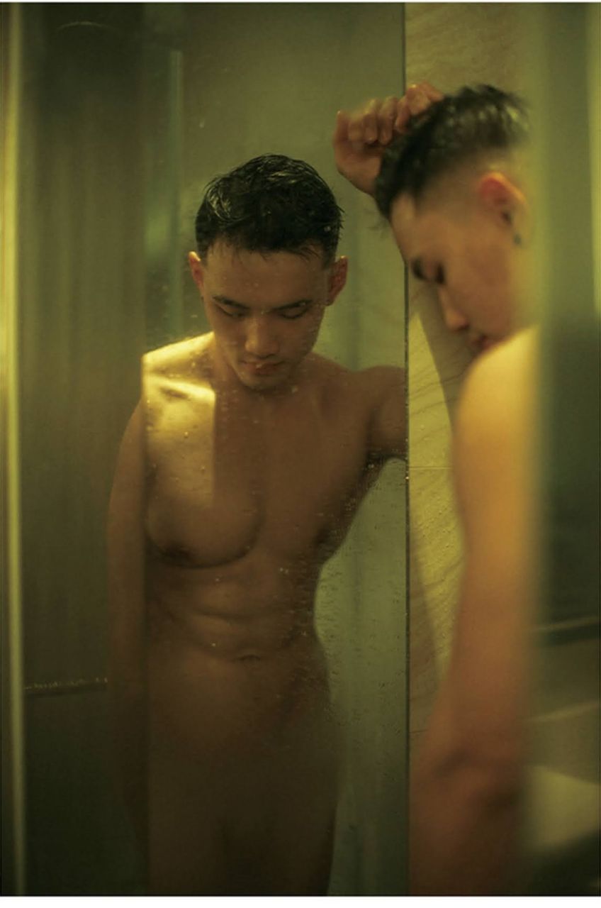 หนุ่มหล่อขึ้นปก 1028.2