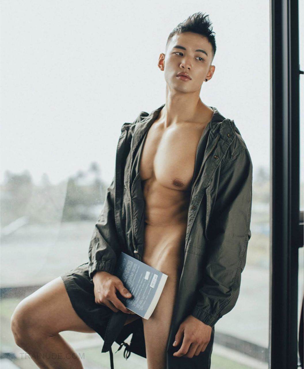หนุ่มหล่อขึ้นปก 1028.2