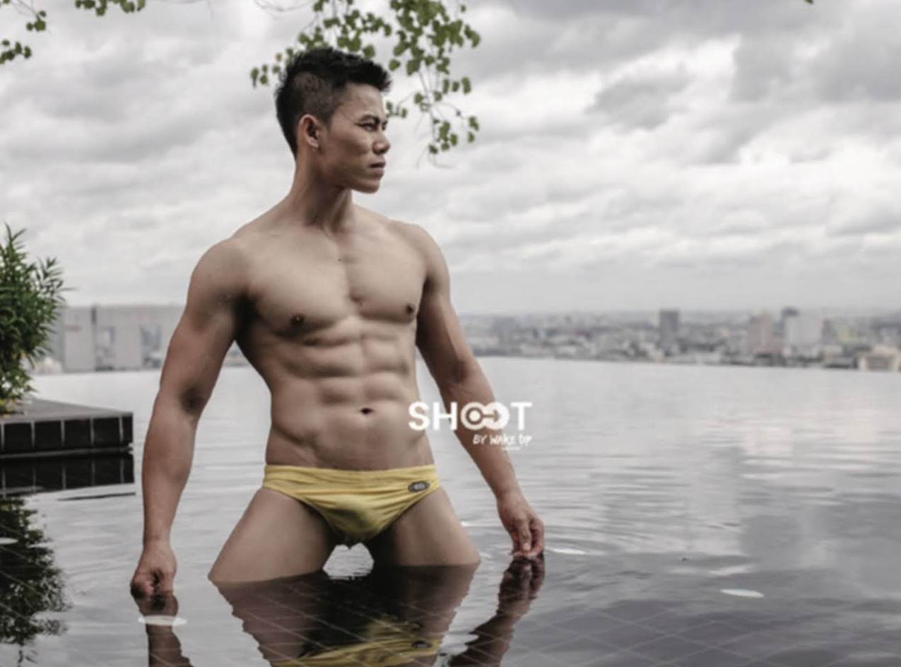 หนุ่มหล่อขึ้นปก 1025.3
