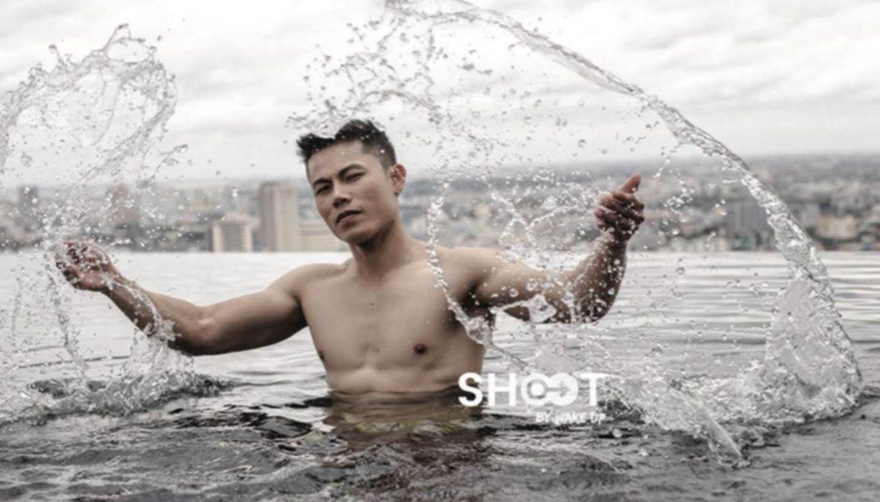 หนุ่มหล่อขึ้นปก 1025.3