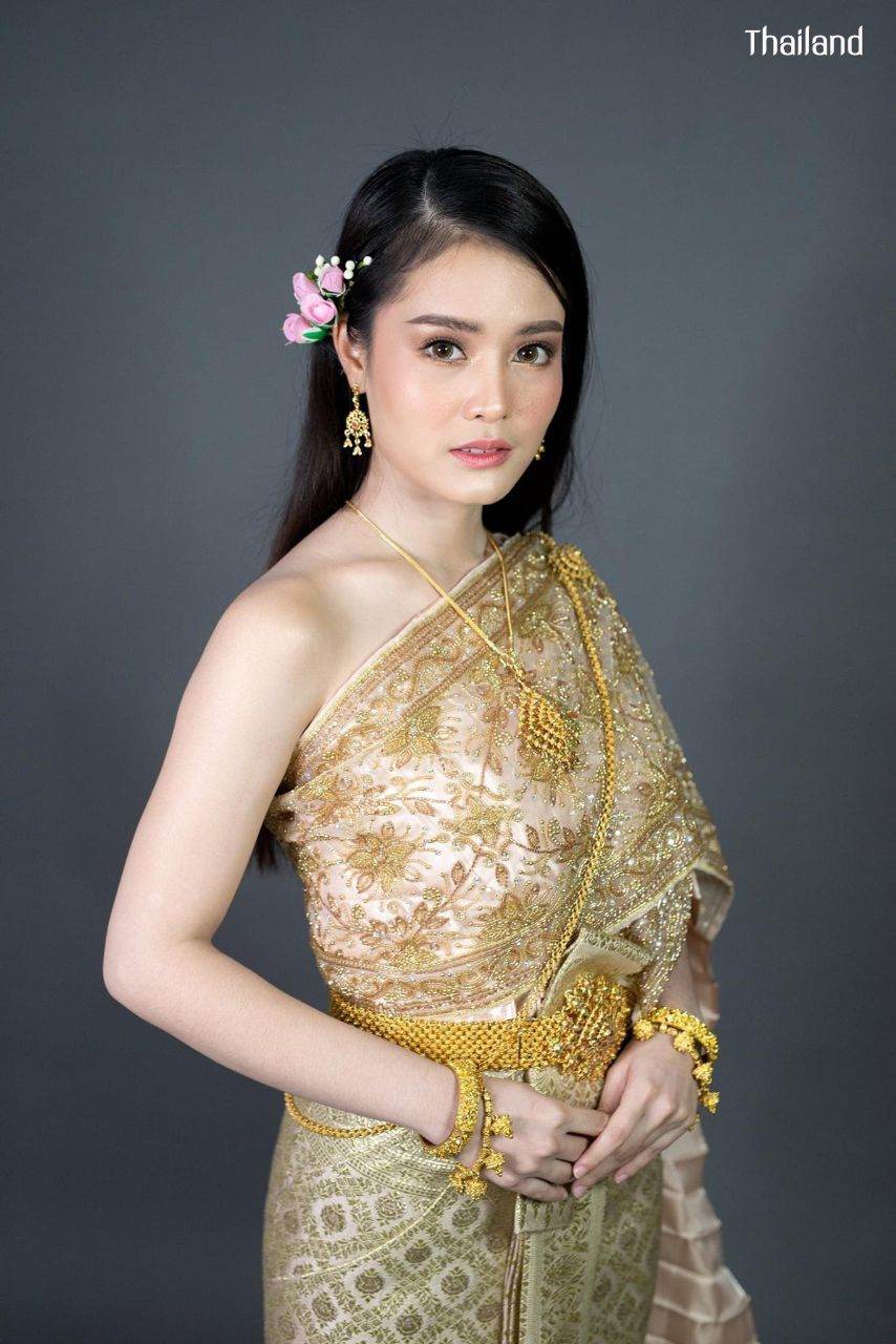 THAI DRESS, ชุดไทย: THAI NATIONAL COSTUME | THAILAND 🇹🇭