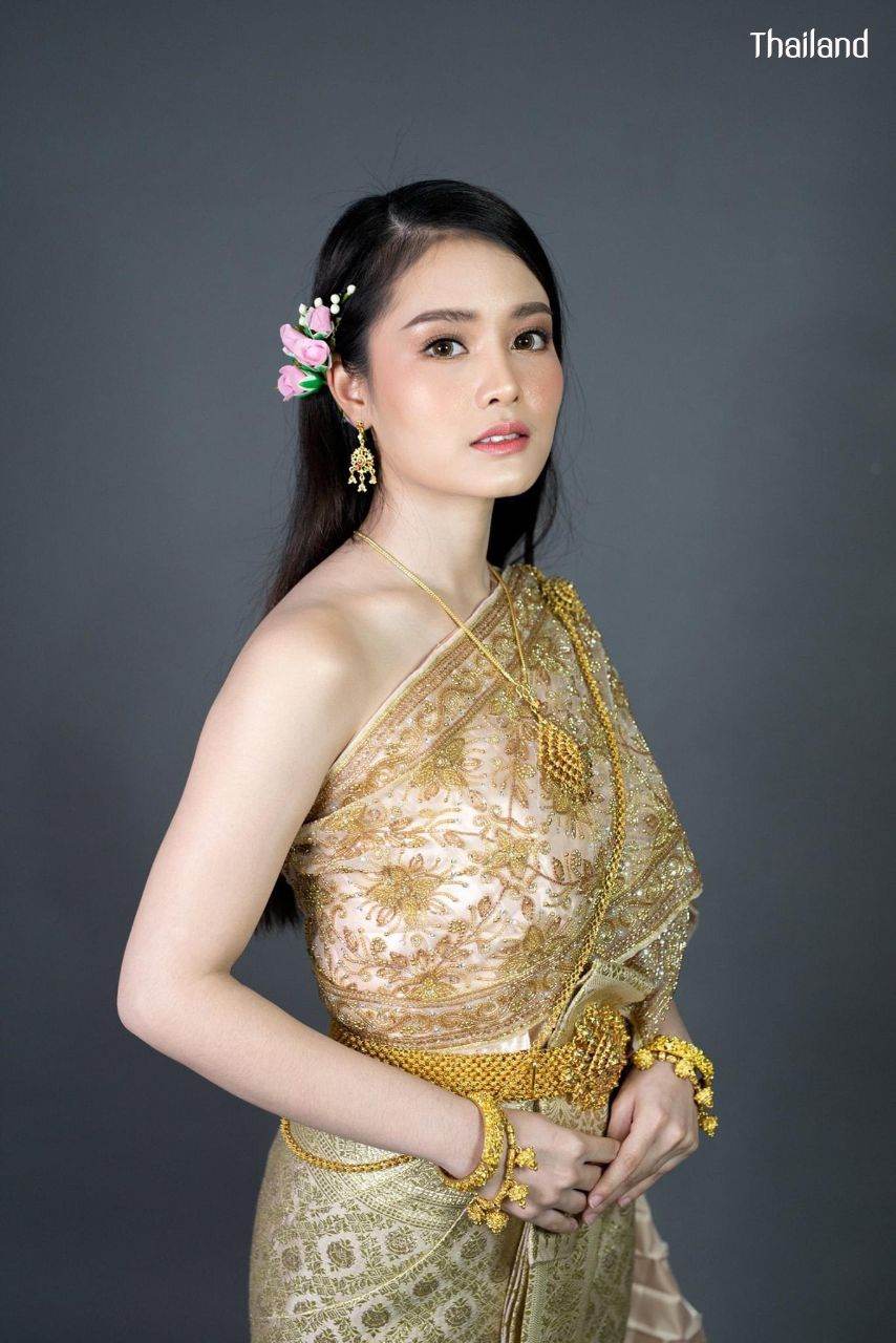 THAI DRESS, ชุดไทย: THAI NATIONAL COSTUME | THAILAND 🇹🇭