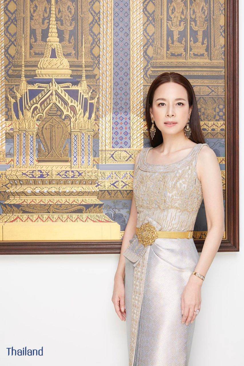 THAI DRESS, ชุดไทย: THAI NATIONAL COSTUME | THAILAND 🇹🇭