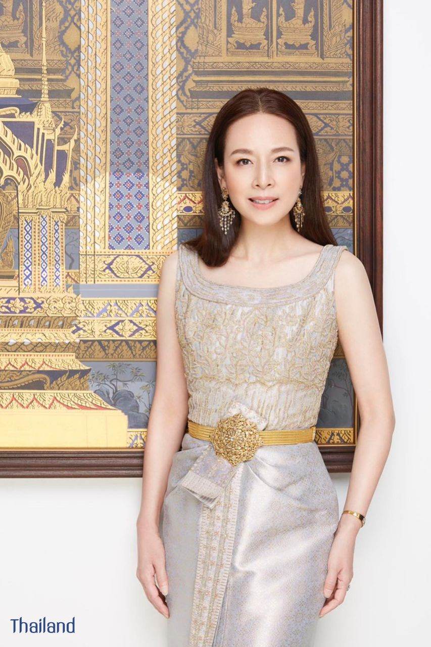 THAI DRESS, ชุดไทย: THAI NATIONAL COSTUME | THAILAND 🇹🇭