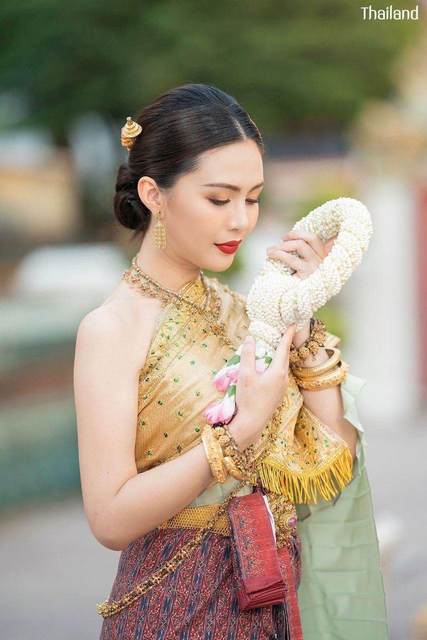 THAI DRESS, ชุดไทย: THAI NATIONAL COSTUME | THAILAND 🇹🇭