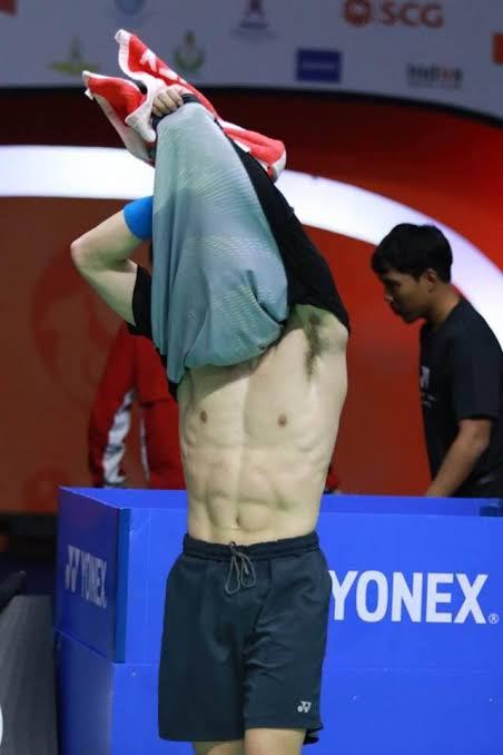 เปิดวาร์ปหนุ่มหล่อโอลิมปิค - นักกีฬาแบดมินตันทีมชาติไทย
