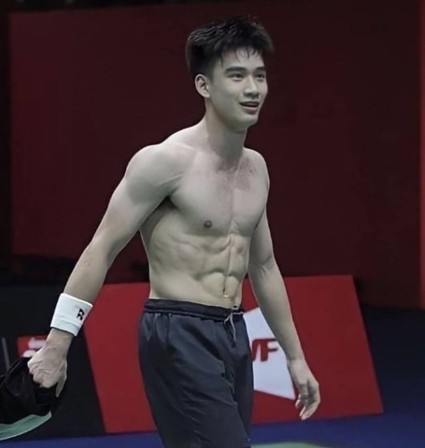 เปิดวาร์ปหนุ่มหล่อโอลิมปิค - นักกีฬาแบดมินตันทีมชาติไทย