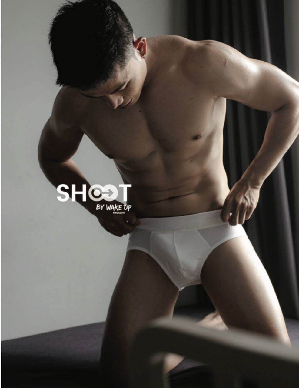 หนุ่มหล่อขึ้นปก 1025.4