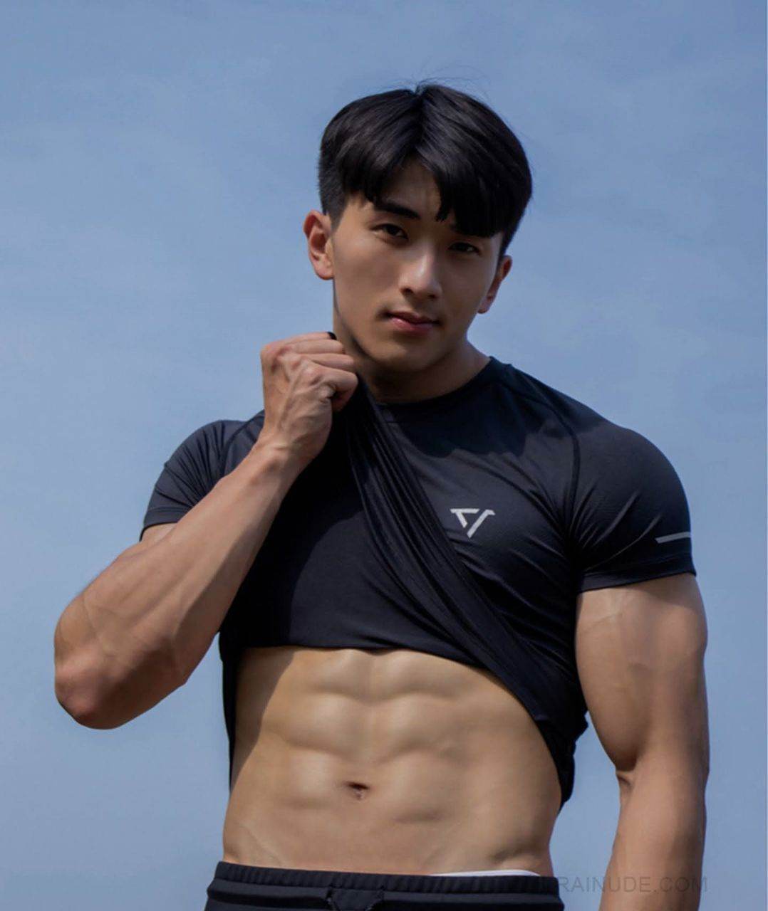 หนุ่มหล่อขึ้นปก 1027.4