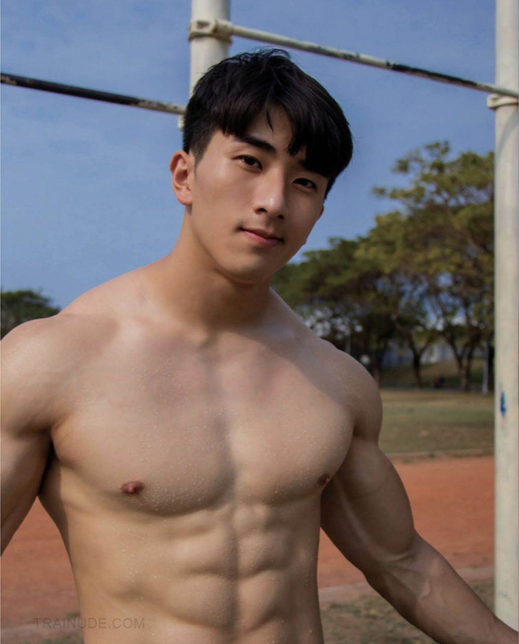 หนุ่มหล่อขึ้นปก 1027.4