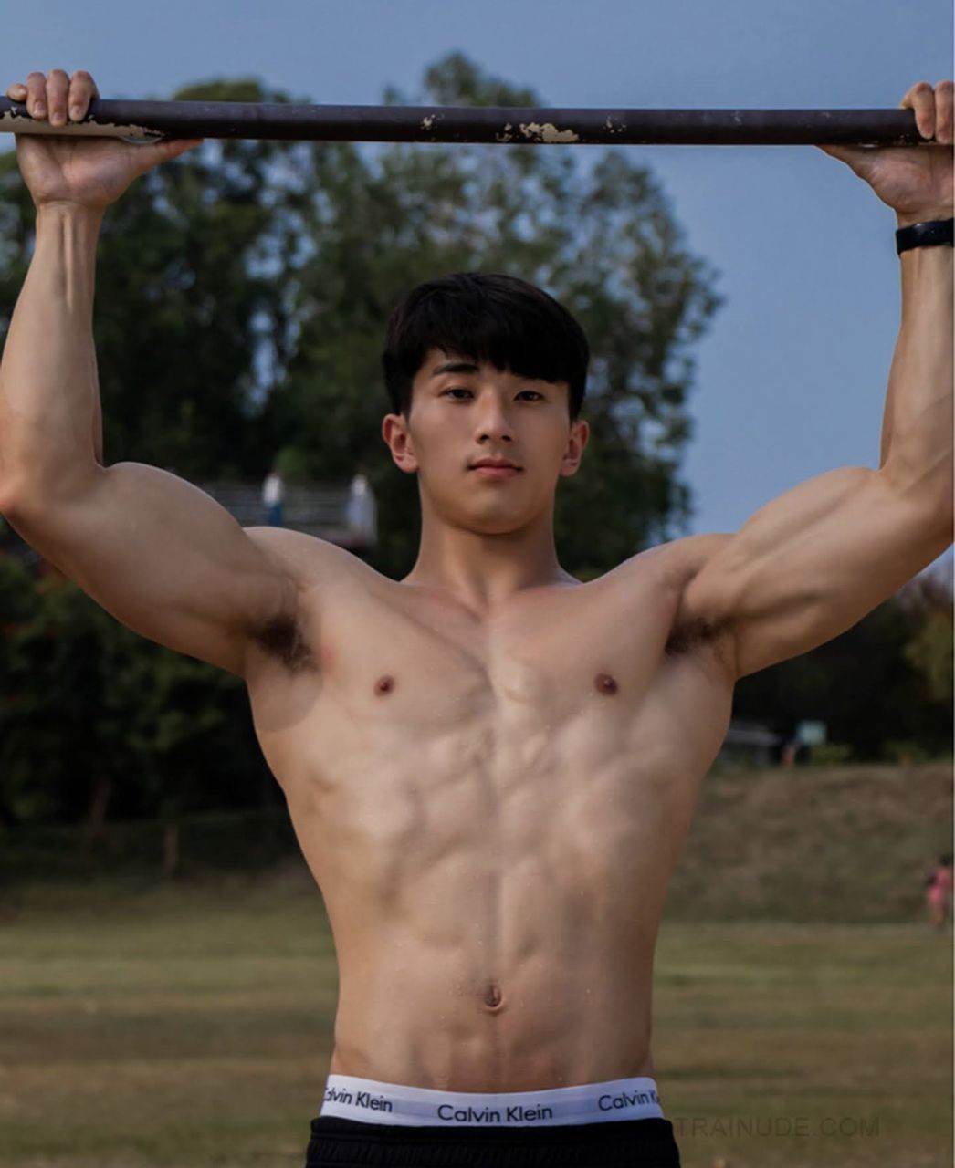 หนุ่มหล่อขึ้นปก 1027.4