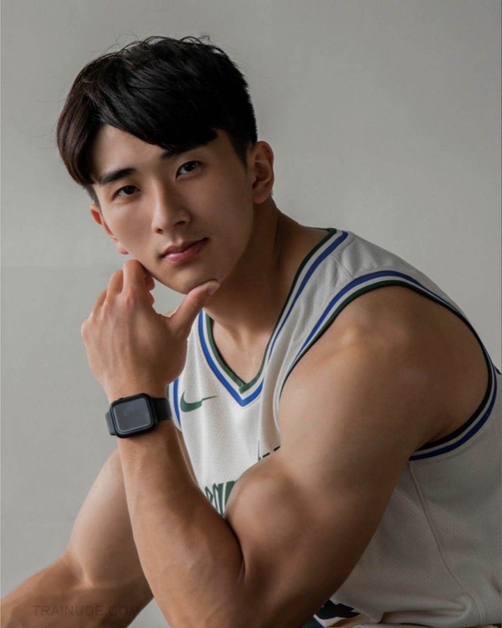 หนุ่มหล่อขึ้นปก 1027.4