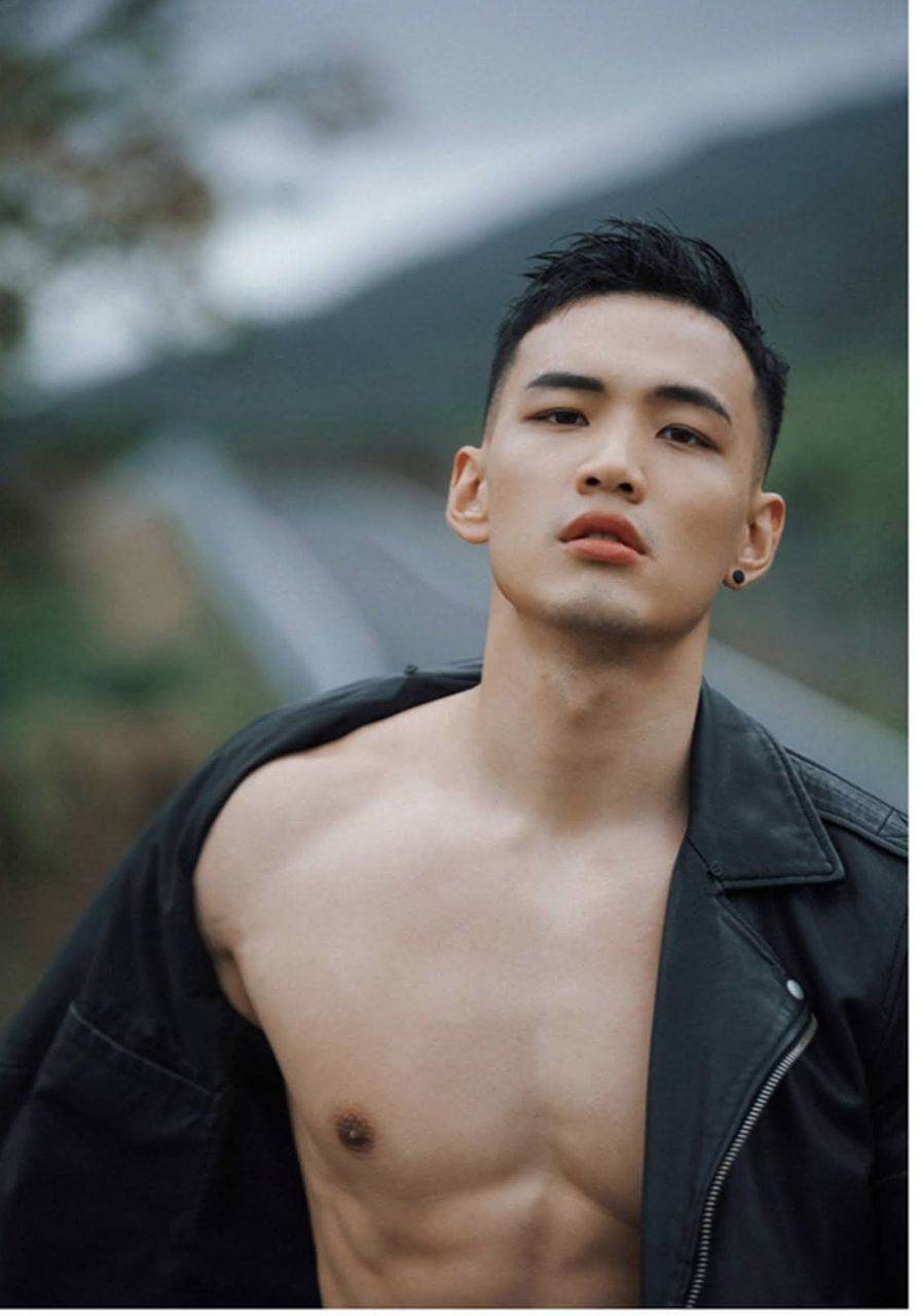 หนุ่มหล่อขึ้นปก 1028.4