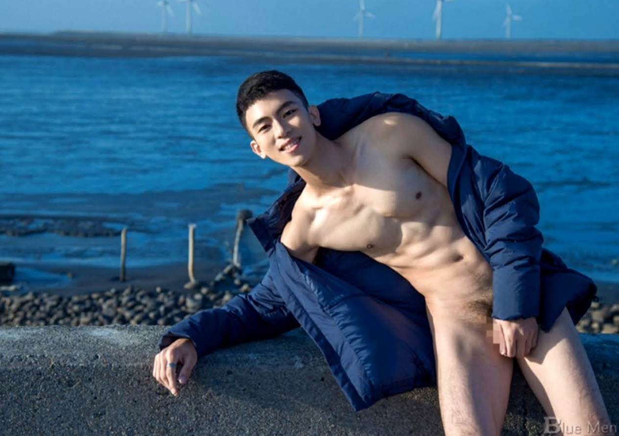 หนุ่มหล่อขึ้นปก 1029