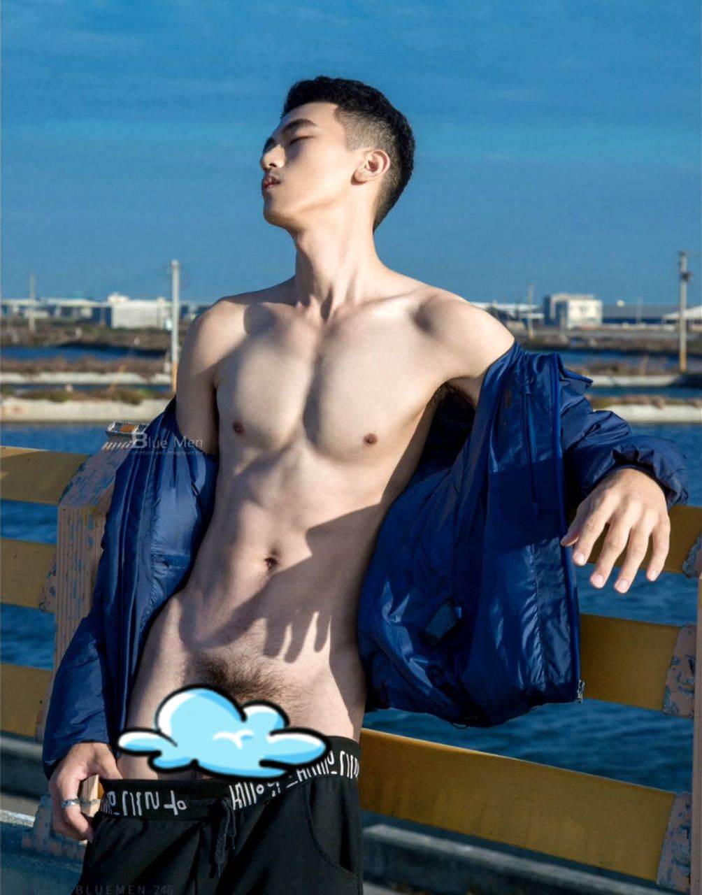หนุ่มหล่อขึ้นปก 1029