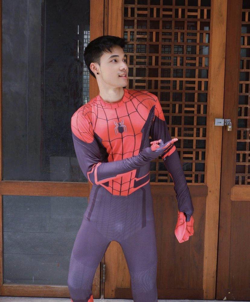 ผู้ชายนมแน่น (1)