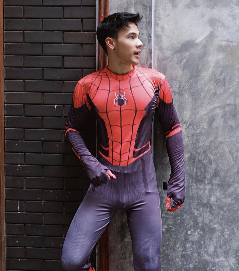 ผู้ชายนมแน่น (1)