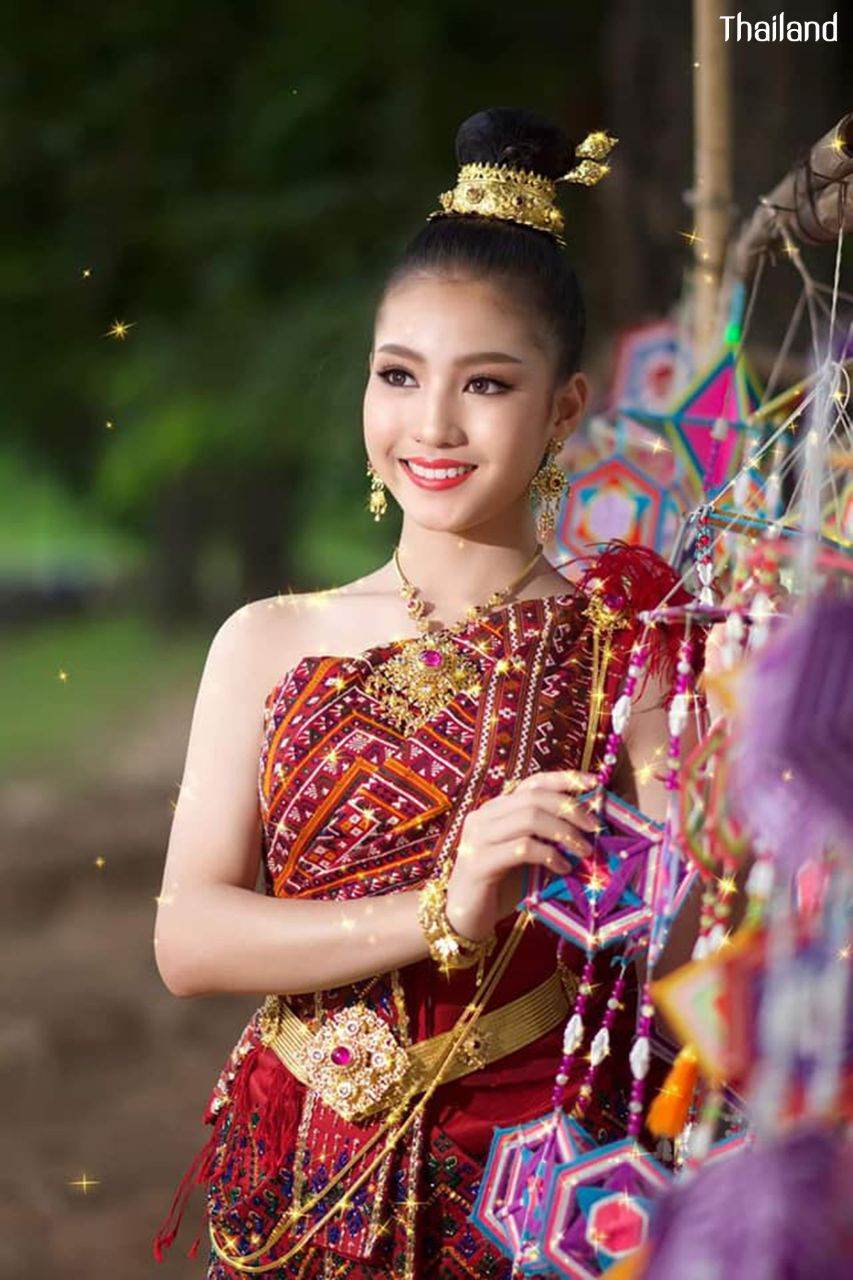 "Prae-wa Kalasin" TheQueen of Thai silk | THAILAND 🇹🇭