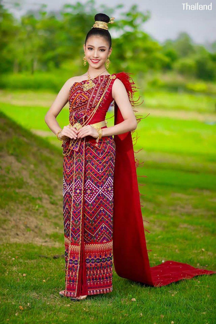 "Prae-wa Kalasin" TheQueen of Thai silk | THAILAND 🇹🇭