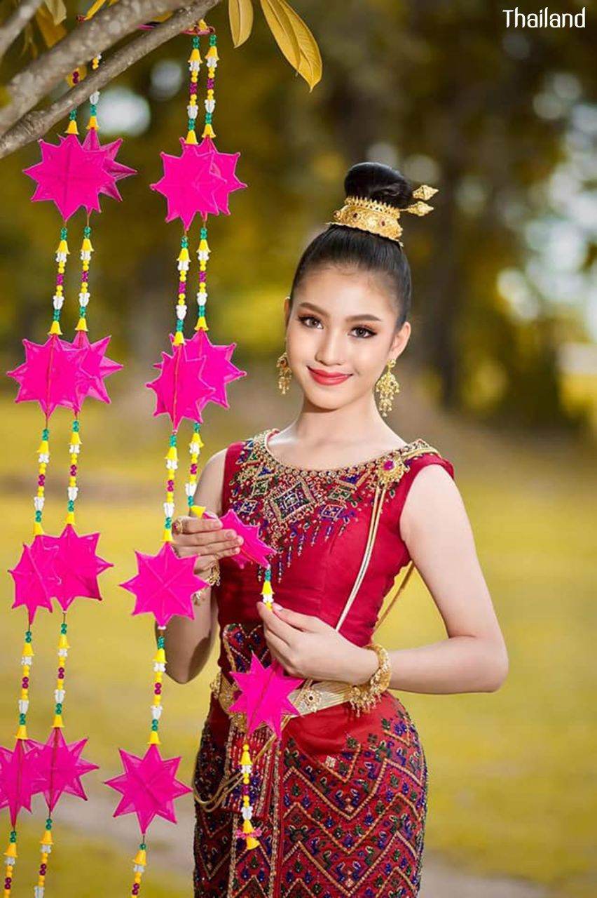 "Prae-wa Kalasin" TheQueen of Thai silk | THAILAND 🇹🇭