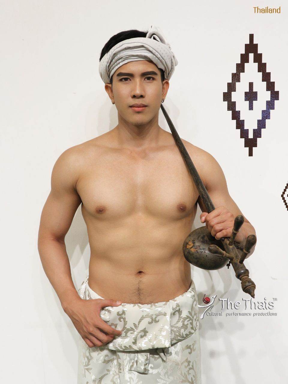 PHIN PIA (พิณเปี๊ยะ) Thai Lanna Musical Instrument | THAILAND 🇹🇭