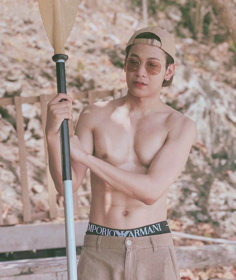 ถอดโชว์เรือนร่าง 2718