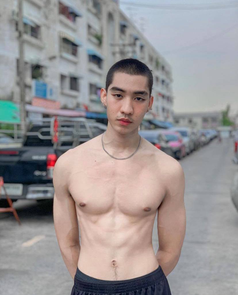 ถอดโชว์เรือนร่าง 2720