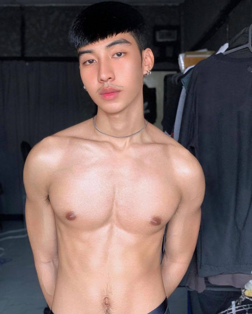 ถอดโชว์เรือนร่าง 2720