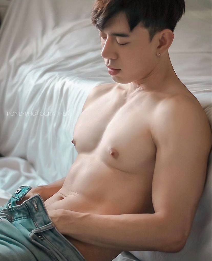 ถอดโชว์เรือนร่าง 2722