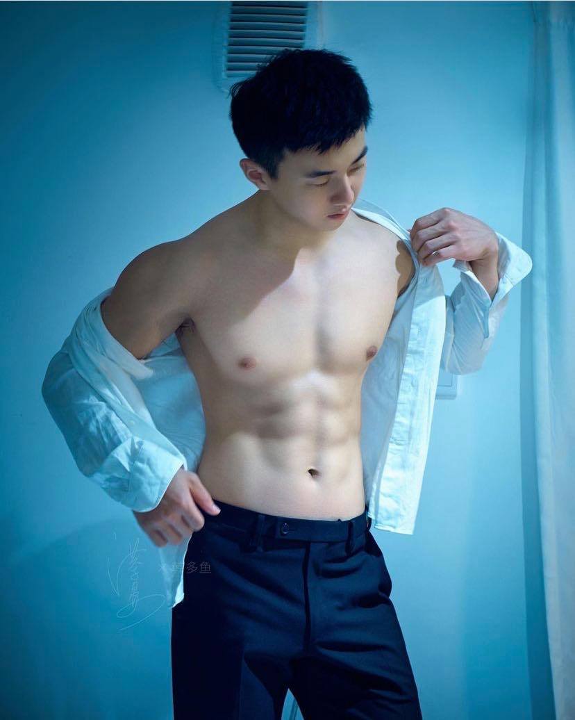 ถอดโชว์เรือนร่าง 2722