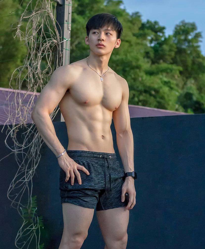 ถอดโชว์เรือนร่าง 2722