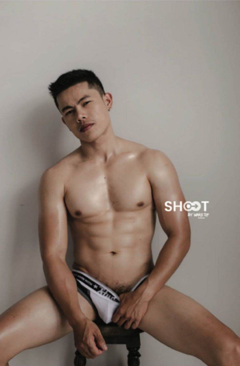 หนุ่มหล่อขึ้นปก 1025.5