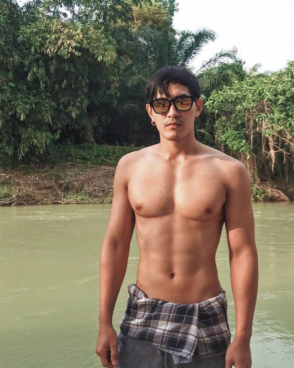 กลืนน้ำลาย..