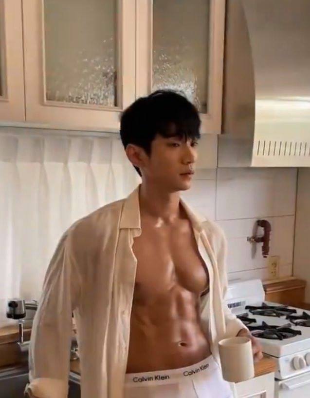 ถอดโชว์เรือนร่าง 2723