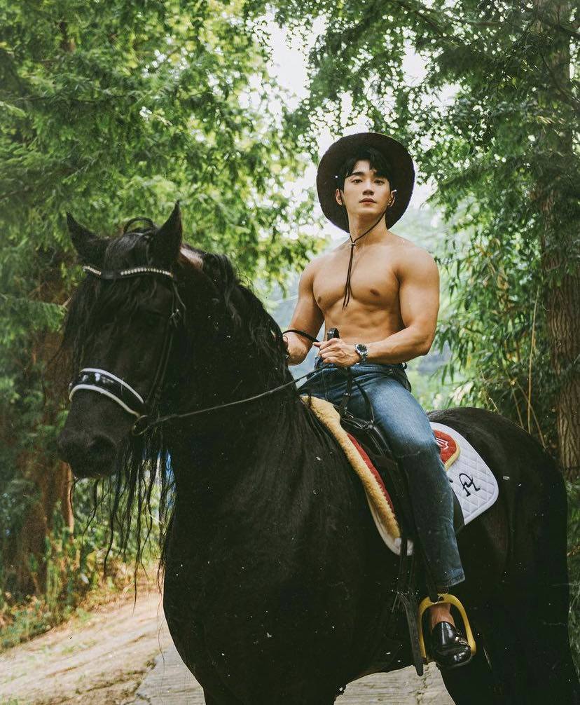 ถอดโชว์เรือนร่าง 2723