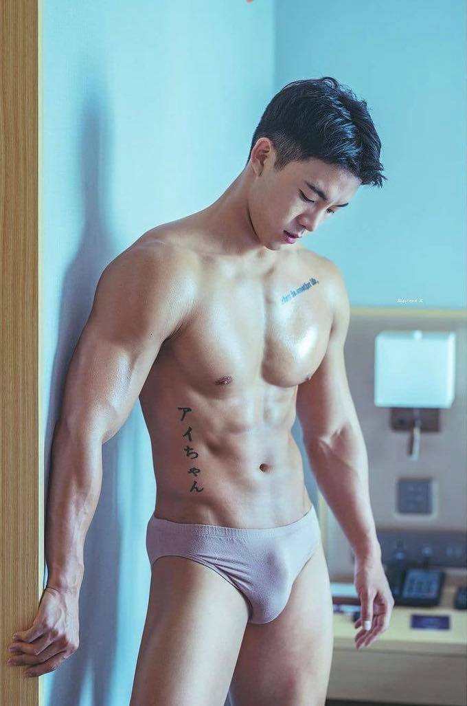 ถอดโชว์เรือนร่าง 2723