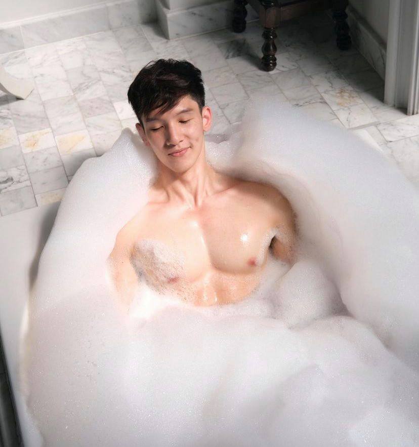 ถอดโชว์เรือนร่าง 2724