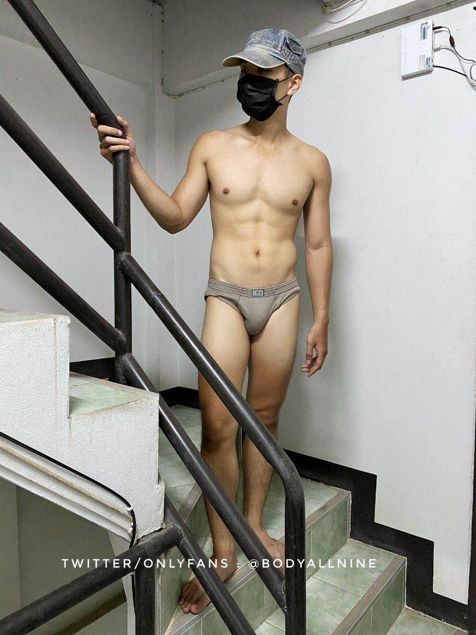 ถอดโชว์เรือนร่าง 2725