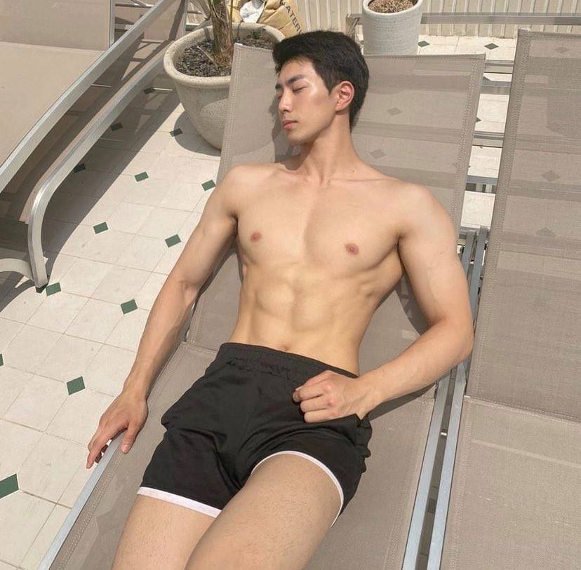 ถอดโชว์เรือนร่าง 2726