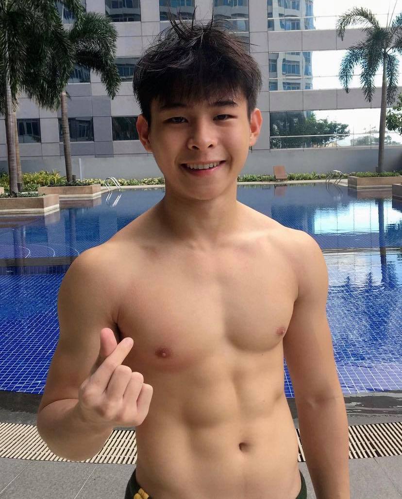 ถอดโชว์เรือนร่าง 2729