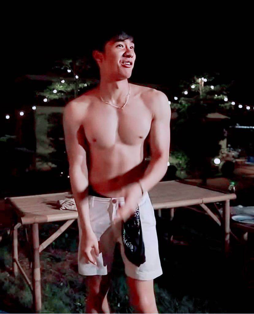 ถอดโชว์เรือนร่าง 2729