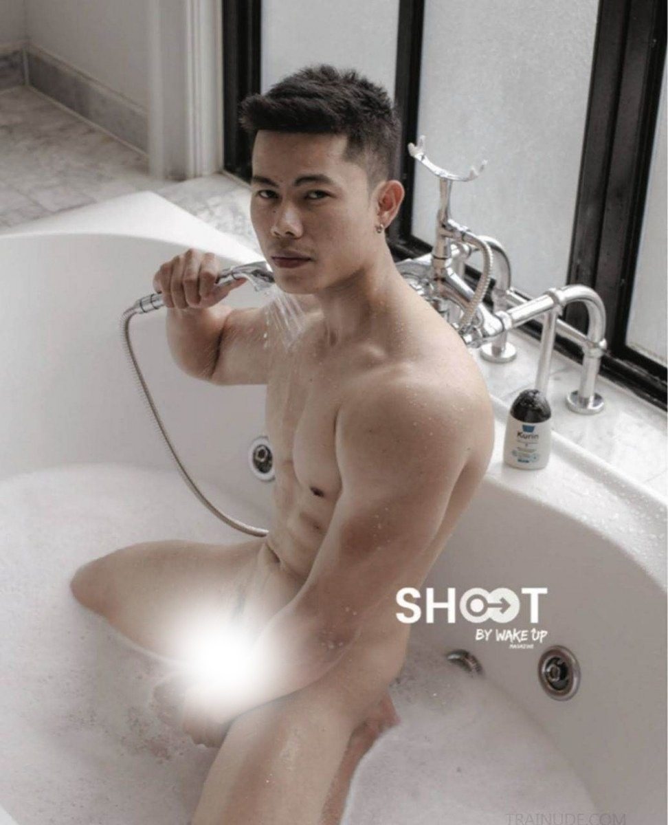 หนุ่มหล่อขึ้นปก 1025.7