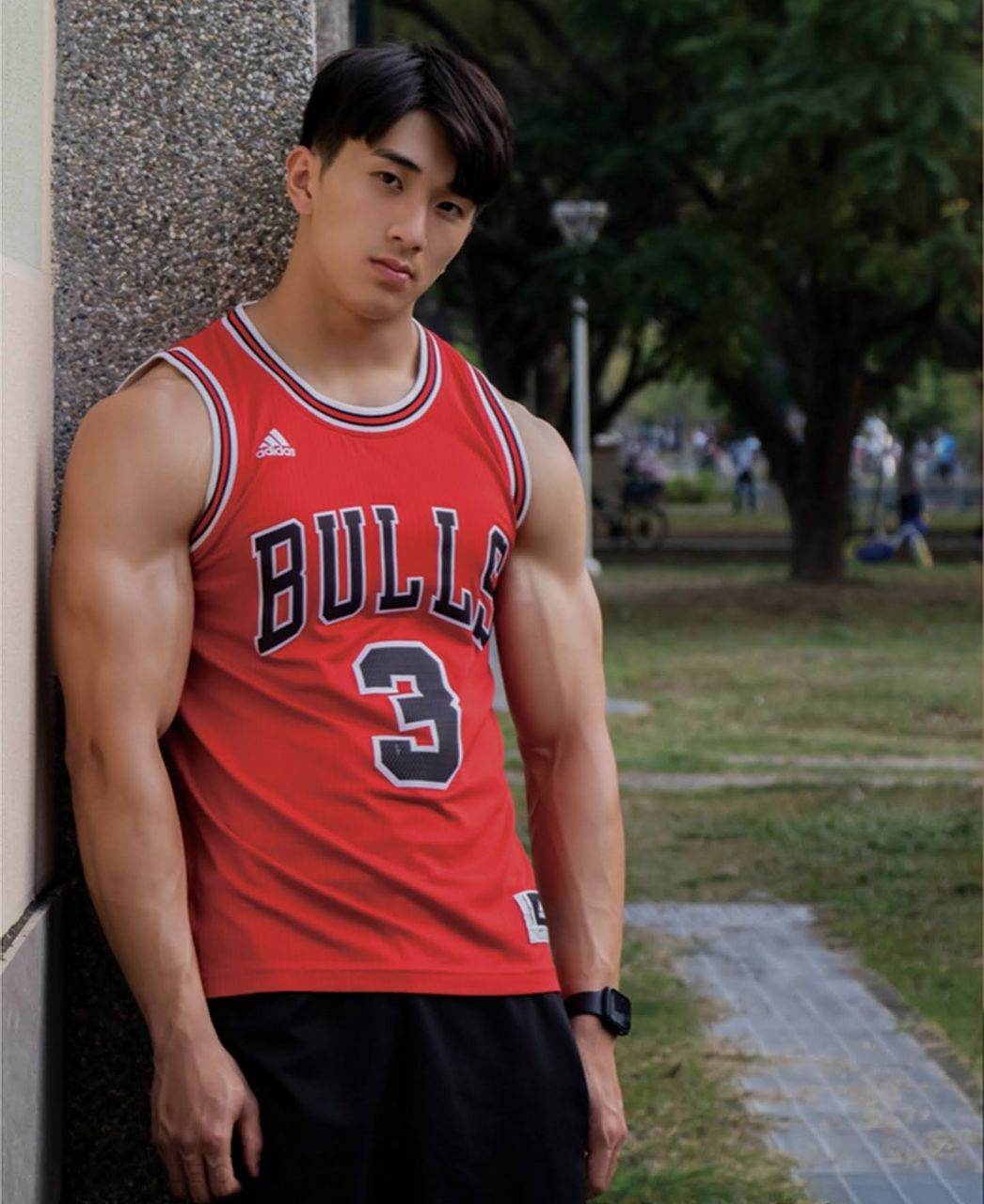 หนุ่มหล่อขึ้นปก 1027.5