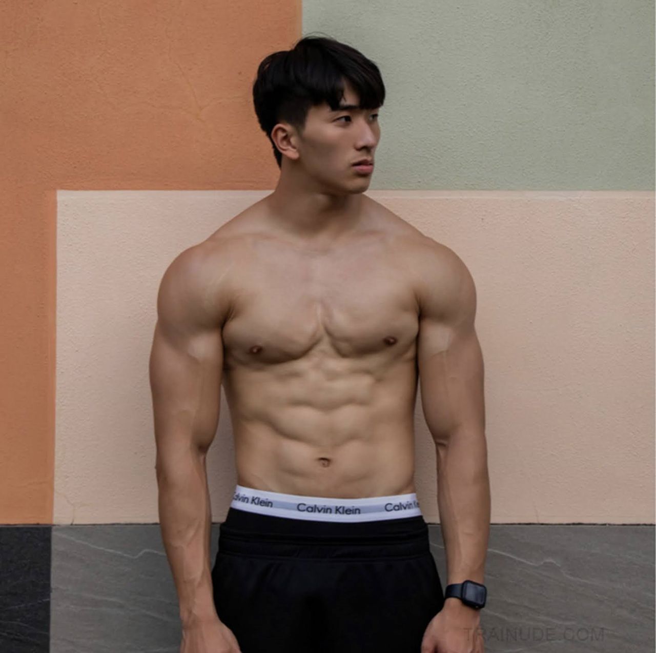 หนุ่มหล่อขึ้นปก 1027.5
