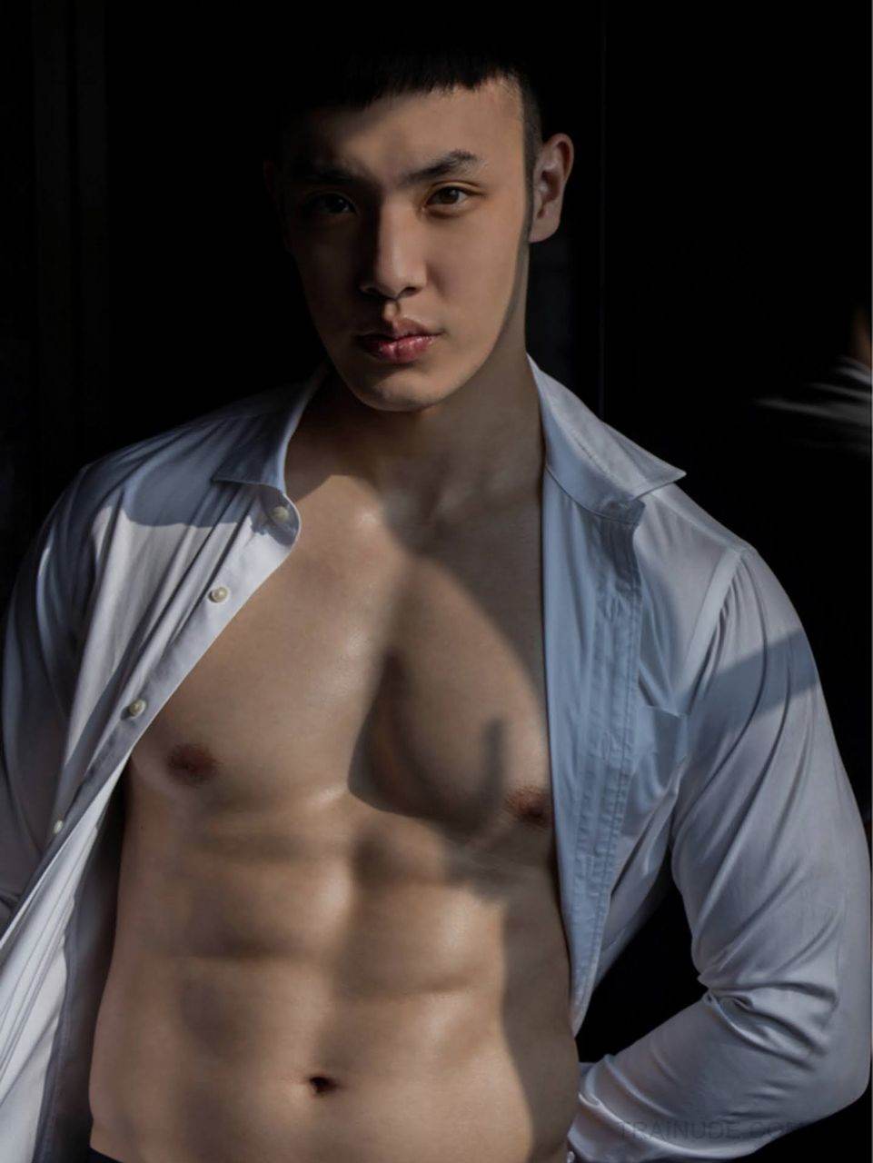 หนุ่มหล่อขึ้นปก 1027.5